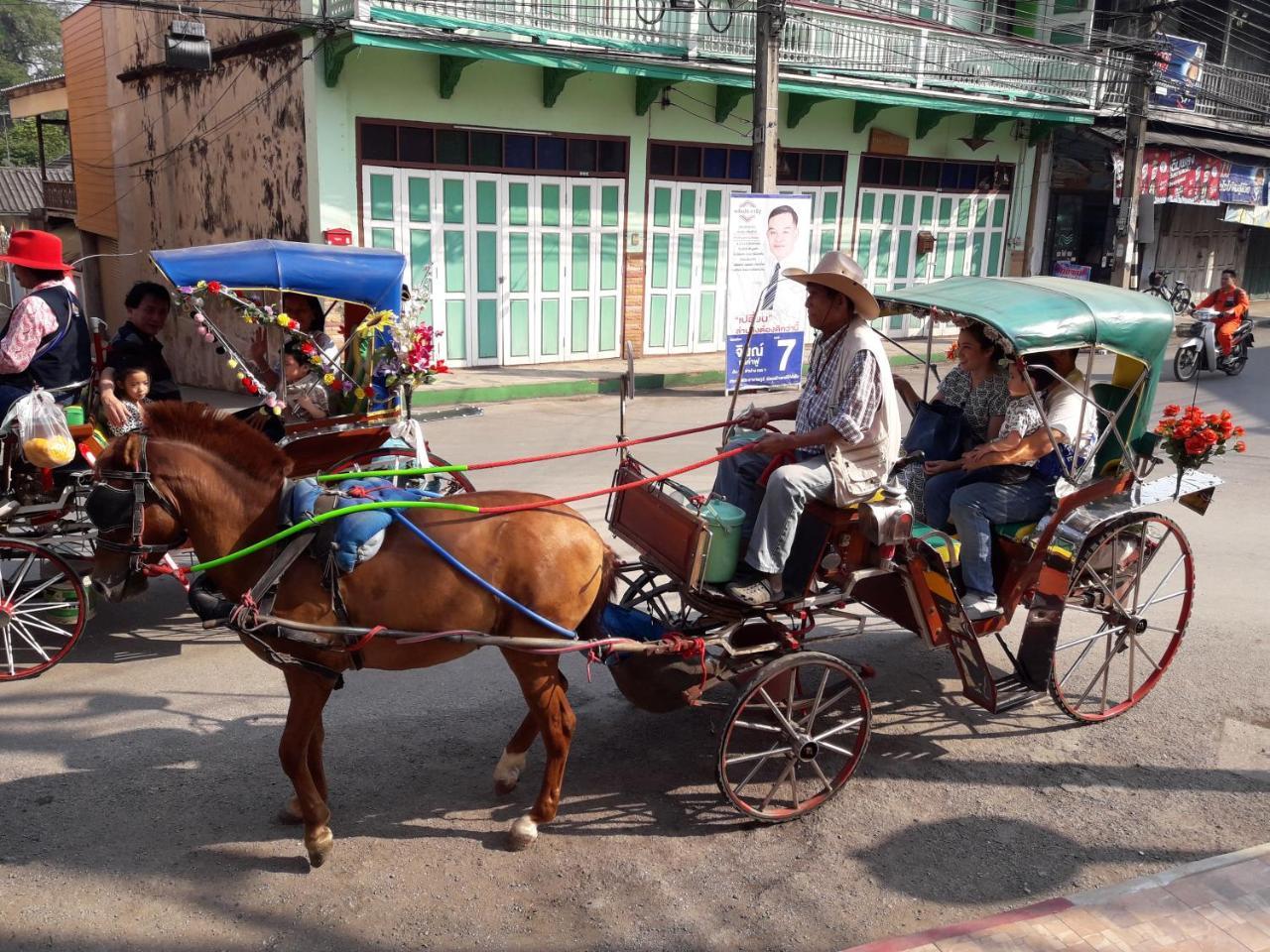 Hotel Ban Mae Boonthong Lampang Exterior foto