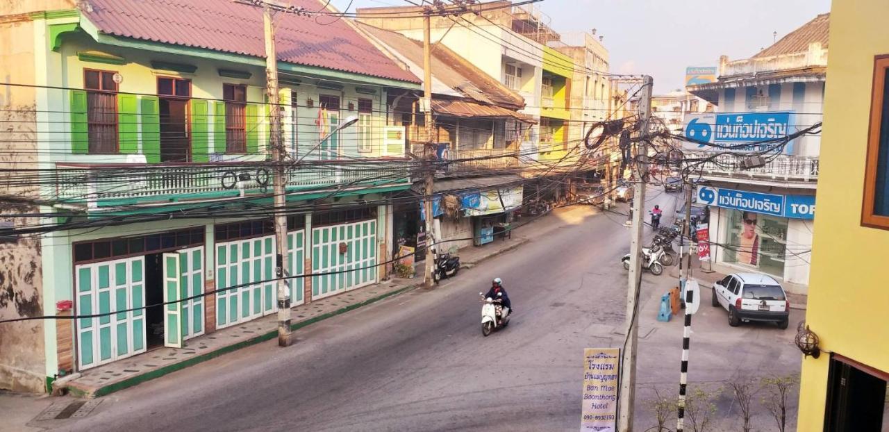 Hotel Ban Mae Boonthong Lampang Exterior foto