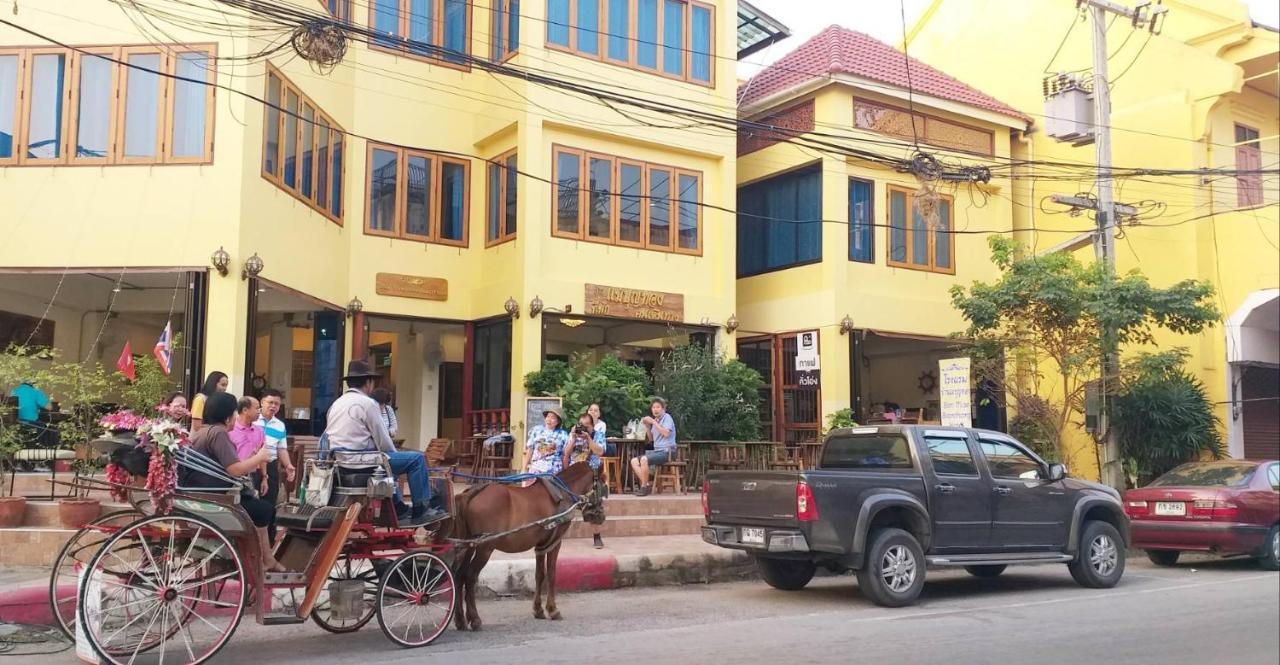 Hotel Ban Mae Boonthong Lampang Exterior foto